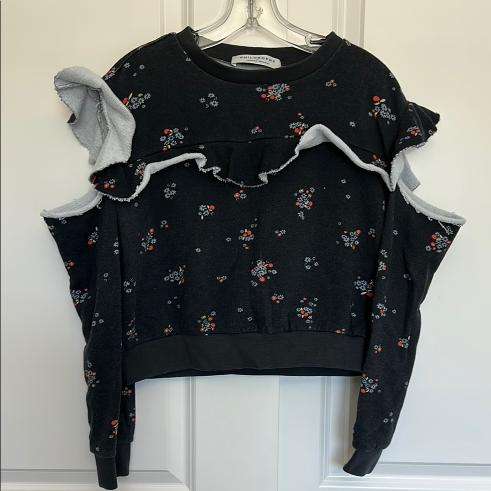 Philosophy Di Lorenzo Serafini
Black Floral Ruffle
Cropped Cold Shoulder Sweater